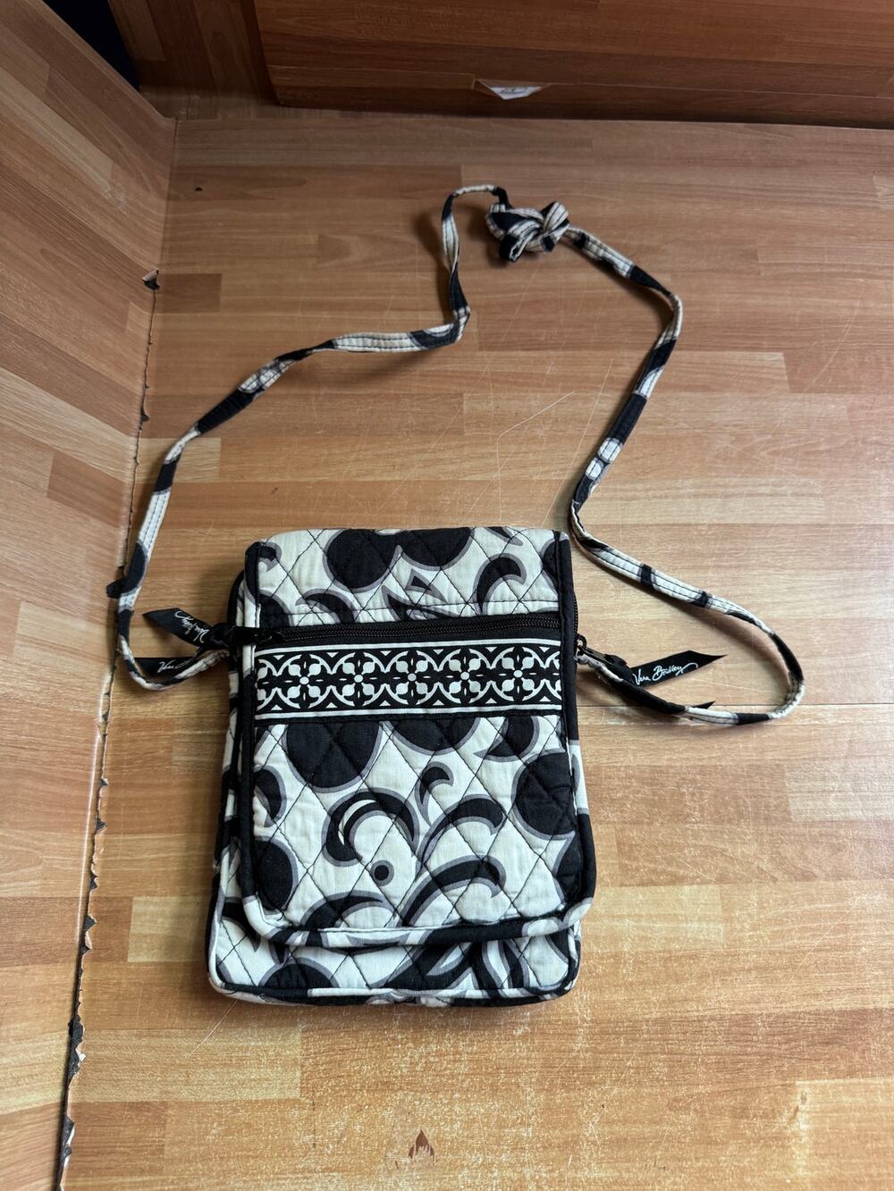Vera Bradley Hipster Crossbody purse in the black and white